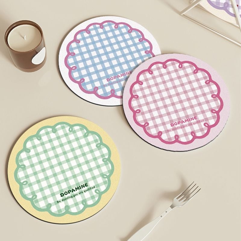 Kör alakú szilikon poháralátét karos mintával — csúszásmentes, nedvszívó, hőszigetelő (Anyag: Szilikon; Márka: Dushang; Sorozat: Coaster sorozat; Testreszabás: Igen; Logó nyomtatás: Igen)