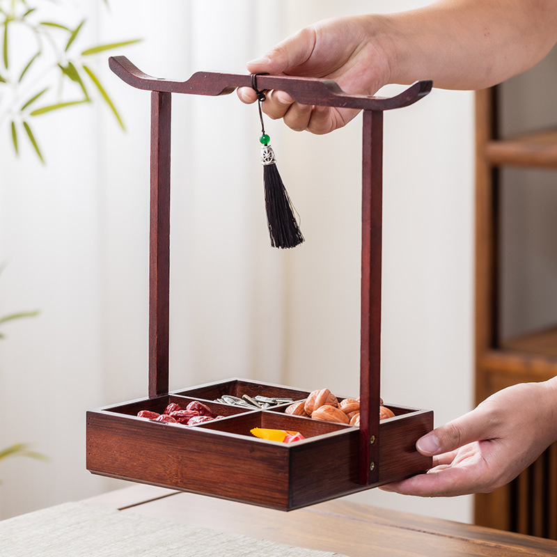 Плодова чиния в новокитайски ретро стил с разделени секции за сервиране, сватбена закуска, от бамбук