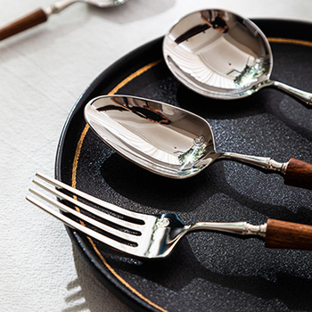 Set pribora od nehrđajućeg čelika za odrasle, brenda A Spoonful of Life, stil Light Luxury Retro (Brand: A Spoonful of Life; Materijal: Nehrđajući čelik; Za: Odrasle; Stil: Light Luxury; Tip stila: Light Luxury Retro)