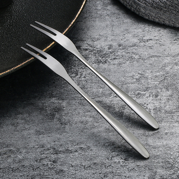 Πιρούνι φρούτων από ανοξείδωτο ατσάλι, διπλό δόντι, στιλ light luxury, δυνατότητα εκτύπωσης λογότυπου