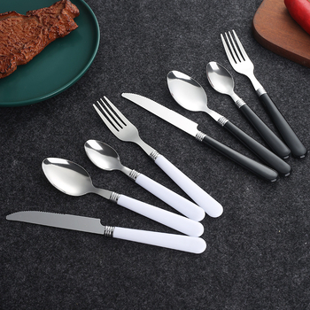 Četverosni set pribora od nehrđajućeg čelika: nož, vilica, žlica i desertna žlica; 410 nehrđajući čelik; poliranje mlazom vode; debeli dizajn; jednobojan
