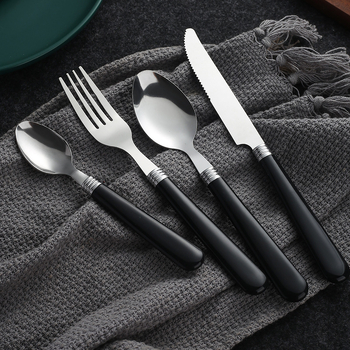 Četverosni set pribora od nehrđajućeg čelika: nož, vilica, žlica i desertna žlica; 410 nehrđajući čelik; poliranje mlazom vode; debeli dizajn; jednobojan