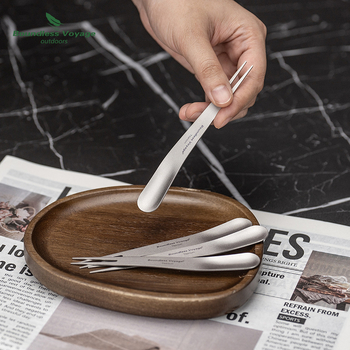 5-dijelni titanski set pribora: vilica za voće, vilica za desert, vilica za tortu, žlica za jogurt — moderan minimalistički dizajn, ogledni završetak, mogućnost prilagodbe