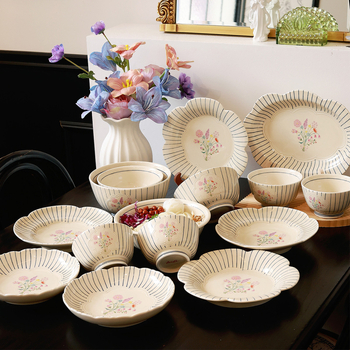 Maple Two keramički japanski retro set posuđa – tanjuri, zdjele za rižu i rezance; cvjetni uzorak; podglazurna boja + dekals visoke temperature; mikrovalna pećnica