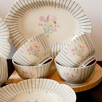 Maple Two keramički japanski retro set posuđa – tanjuri, zdjele za rižu i rezance; cvjetni uzorak; podglazurna boja + dekals visoke temperature; mikrovalna pećnica