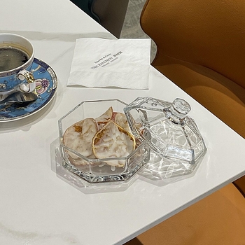 Staklena zdjela za slastice s poklopcem - nepravilan oblik, moderni jednostavan stil, prikladna za deserte, jogurt, voće i žitarice