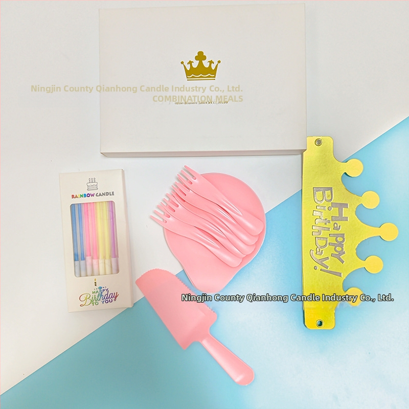 Jednorázový set príborov na tortu – štyri v jednom: okrúhly tanier s dizajnom kvapky vody, vlnené vidličky, lyžičky a hrubé nože