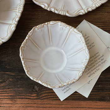 Porcelanska zdjela s neoklasičnim reljefom, jednobojna, retro stil, pogodna za mikrovalnu