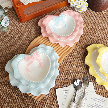 Ceramska zdjela u obliku srca, ručno oslikan motiv ljubavi, čipkasti mašnica, svježi i slatki stil, mikrotalasno sigurna