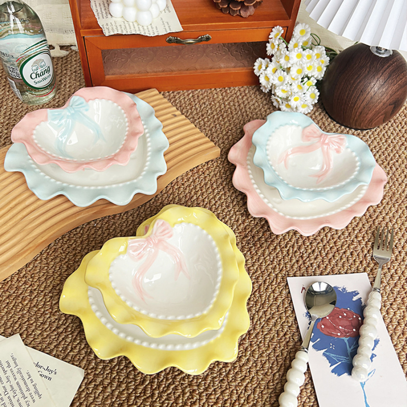 Ceramska zdjela u obliku srca, ručno oslikan motiv ljubavi, čipkasti mašnica, svježi i slatki stil, mikrotalasno sigurna
