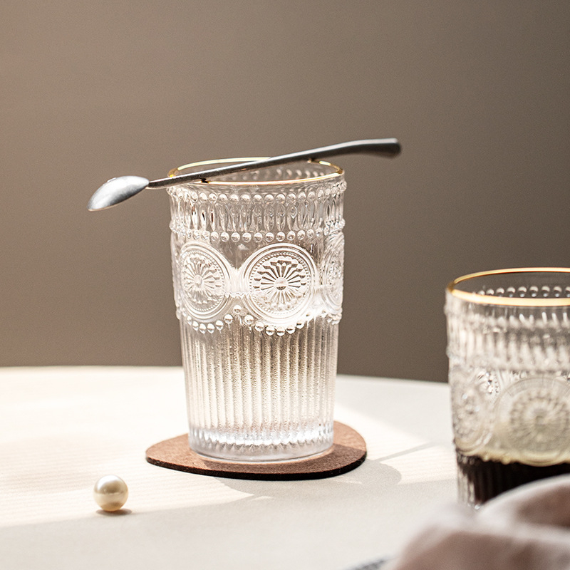 Чаша за вода от сода-лайм със дръжка, релефно стъкло, капак за директно пиене, кръгла форма, тегло 390 g