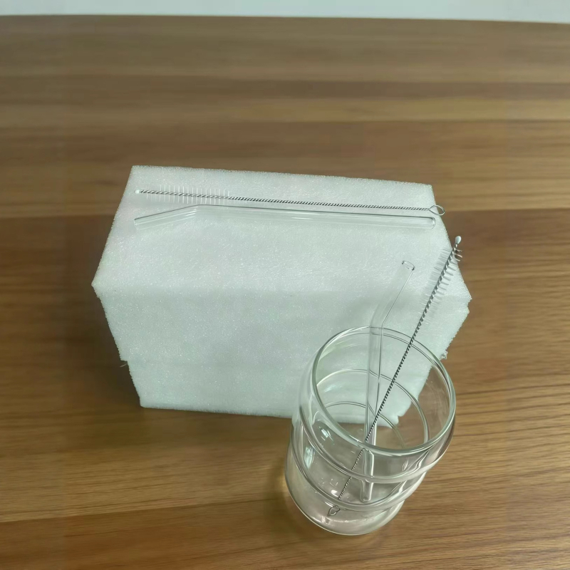 Комплект стъклени чаши – ръчно издуто боросиликатно стъкло, еднослойна конструкция, двучастов комплект, термоустойчива