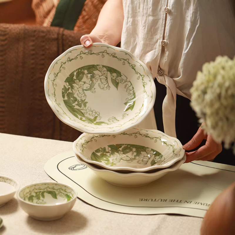 Bol ceramic pentru servire, model floral, formă circulară, stil minimalist modern, compatibil cu cuptorul cu microunde