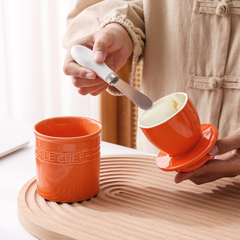 Керамичен буркан за масло със капак за кухненско съхранение, европейски стил; форми: кръгла и правоъгълна; материал: керамика; запечатано; персонализиране