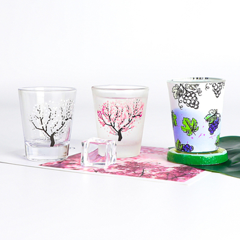 Стъклена чаша за вода с ефект промяна на цвета, ледников модел, капак за директно пиене (материал: термоустойчиво стъкло; комплект: четири броя; стил: модерен минимализъм)