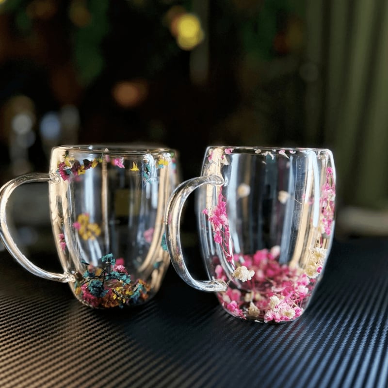 Стъклена чаша за вода с двойна изолация от боросиликат, цилиндрична, с дръжка и флорална шарка, две части