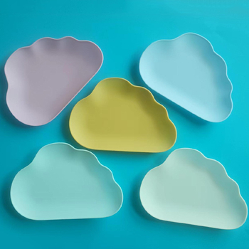 Jednokratni set za tortu: nož, vilicu i tanjur s europskim stilom zakrivljenom vilicom i dizajnom oblaka na ploči; plast, debljina 0,5, otisnuti logo, mogućnost prilagodbe, 300 setova