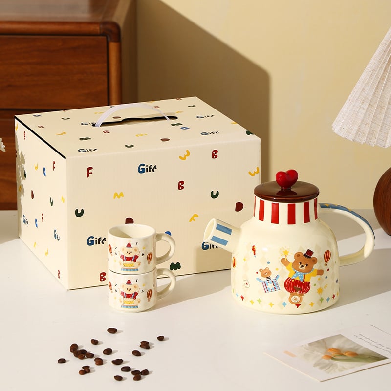 Керамичен комплект съдове за хранене (чаши, купи и чинии) – цирков мотив, мил стил, възможна персонализация