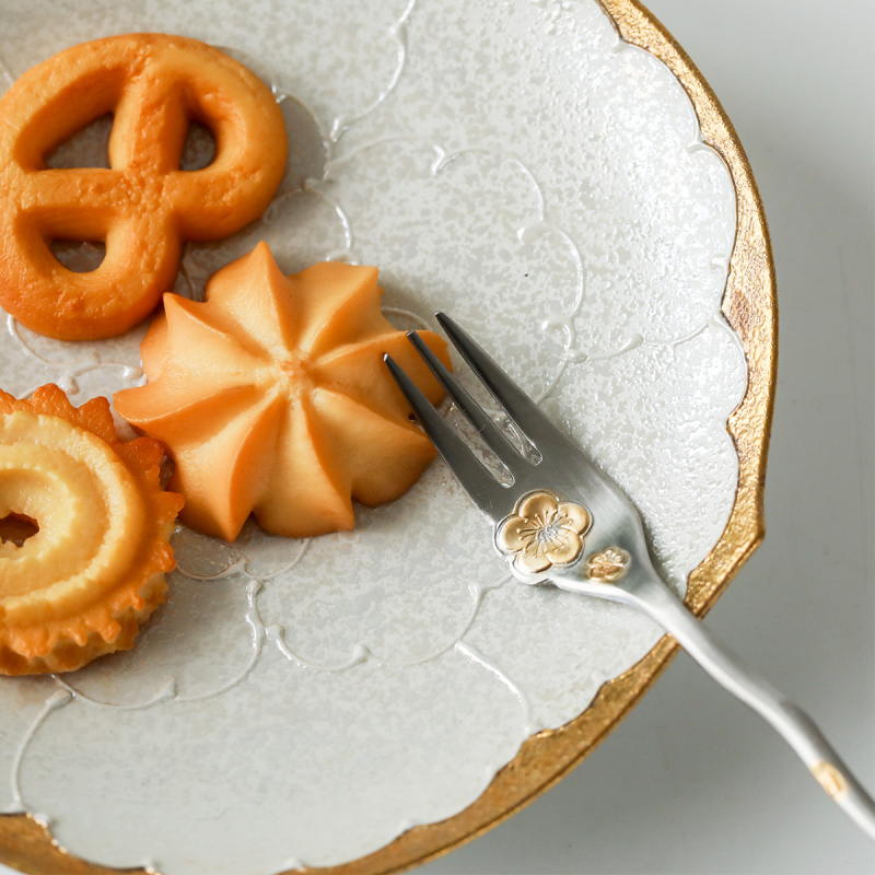 304-es rozsdamentes acélból készült evőeszközök készlet (kés, villa, kanál, evőpálcika), tükrös felülettel, hordozható, modern minimalista stílus, 2018-ban bemutatva.