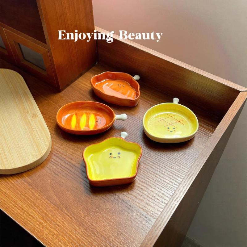 Cuki kerámia tál karikatúra mintával – nem szabályos forma; Anyag: kerámia; Minta: karikatúra; Stílus: aranyos; Felület: aláglazúros