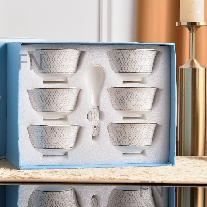 5 részes csontporcelán étkészlet platina élű geometriai csíkokkal - skandináv minimalista stílus, glazúrt felület