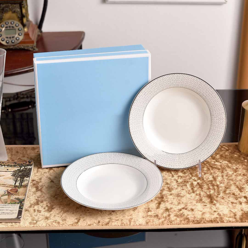 5 részes csontporcelán étkészlet platina élű geometriai csíkokkal - skandináv minimalista stílus, glazúrt felület