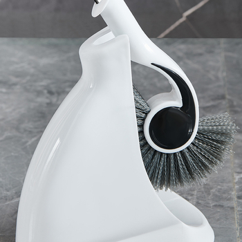 Четка за тоалетна с дълга дръжка и наклонена глава, меки четина, пластмасова конструкция, 1 бр.