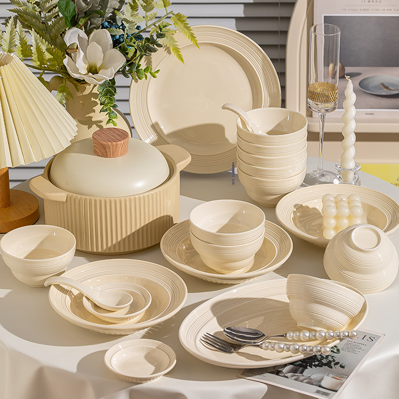Porcelanski set zdjela i tanjura s podglazurnim završnim slojem, mikrovalno siguran, prilagodljiv logotipu, idealan poklon