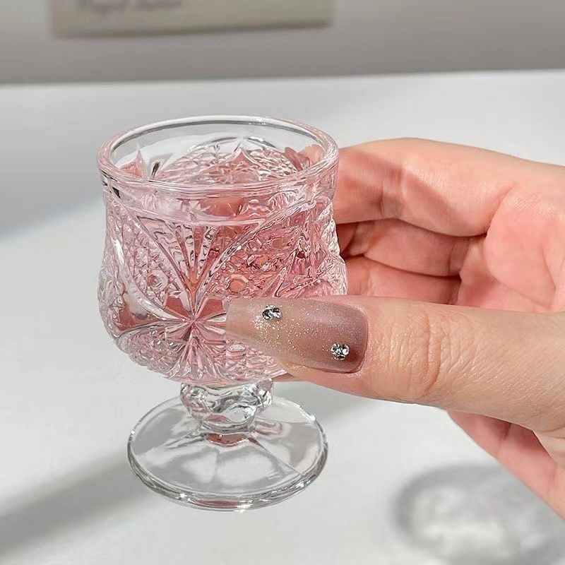 Set čaša za vino, mini slatki prinčevski stil graviranog motiva, soda-lime staklo, dizajn s jednim čašom, moderni minimalistički stil, za kućnu upotrebu, prilagodljiv s ispisanim logom, pakiranje u papirnatu kutiju