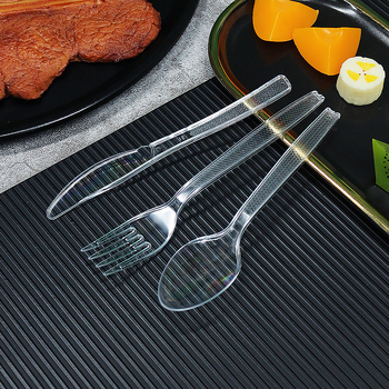 Jednokratni plastični set zapadnjačkog pribora (nož, vilica, žlica) - debljina 0,1 cm; materijal: plastika; mogućnost prilagodbe