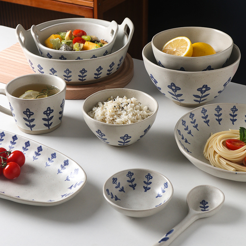 Keramička zdjela s cvjetnim uzorkom u japanskom stilu, nepravilnog oblika (Keramička zdjela; Cvjetni uzorak; Japanski stil; Nepravilnog oblika; Ispod glazure)