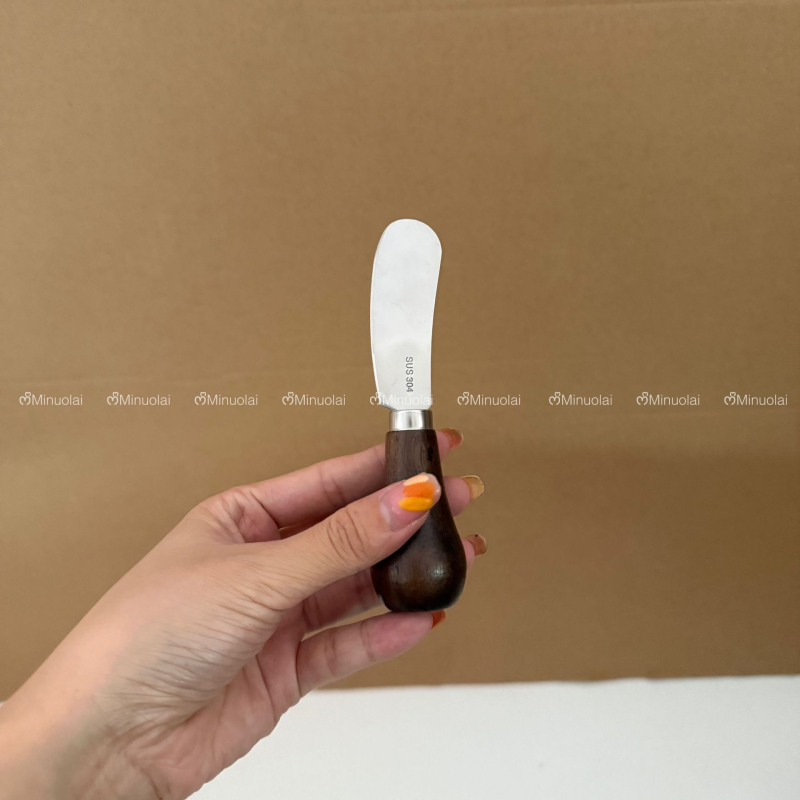 304 rozsdamentes acél eszközkészlet diófa fogantyúval, hordozható és stabil, tartalmaz vajkést, keverőkanalat és gyermekkanalat