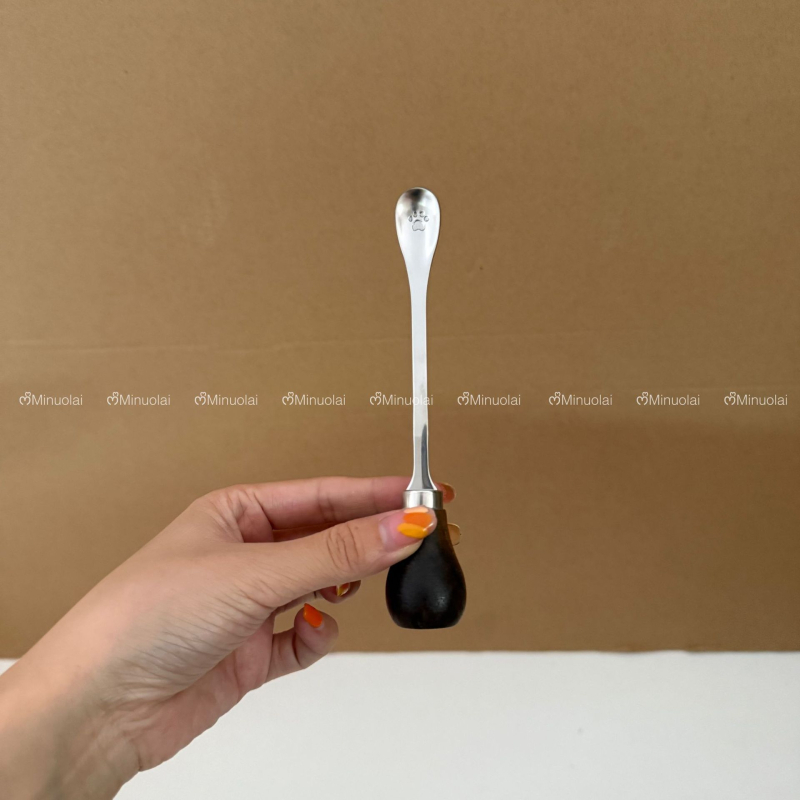 304 rozsdamentes acél eszközkészlet diófa fogantyúval, hordozható és stabil, tartalmaz vajkést, keverőkanalat és gyermekkanalat