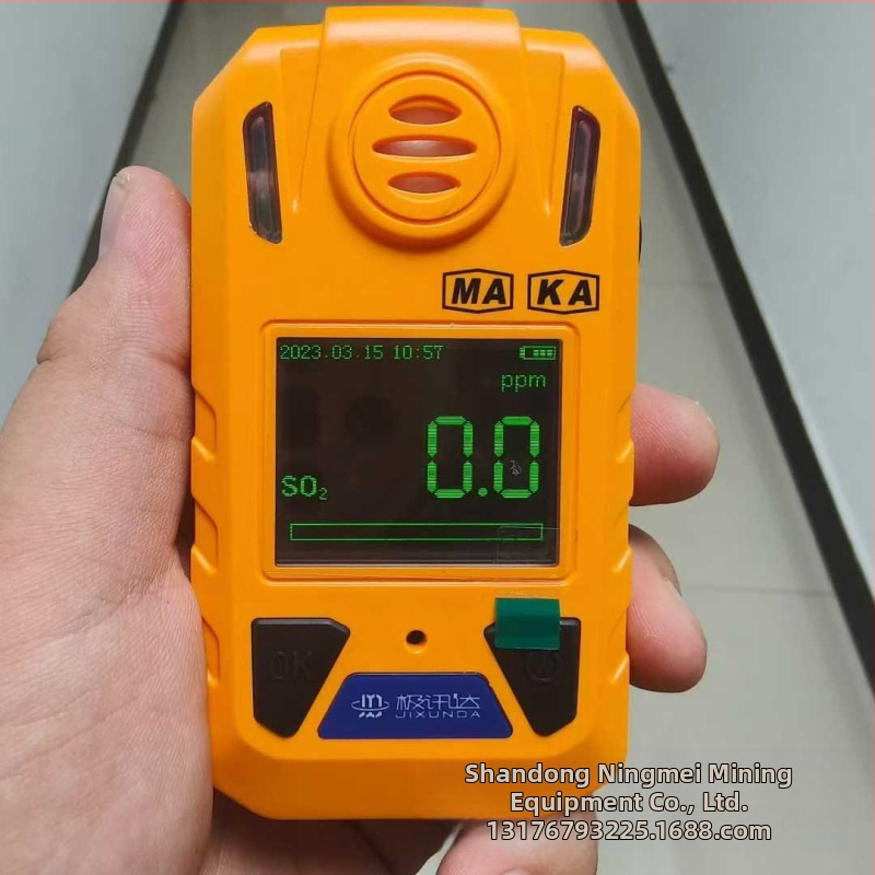 Prenosný viacgázový detektor plynov CD5, rozsah 0-1000 ppm, deteguje CH4, O2, CO, H2S, CO2; nabíjateľná batéria 1,5 Ah