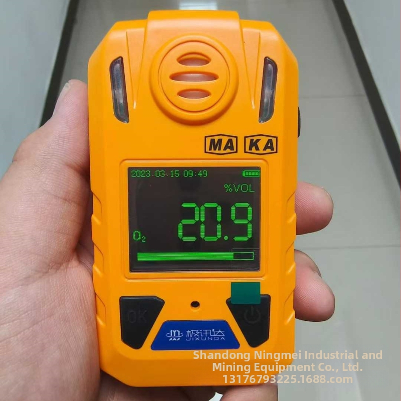 Prenosný viacgázový detektor plynov CD5, rozsah 0-1000 ppm, deteguje CH4, O2, CO, H2S, CO2; nabíjateľná batéria 1,5 Ah