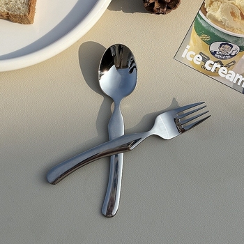 Set vilice i žlice od nehrđajućeg čelika 304, prehrambene kvalitete, moderan jednostavan stil, pogodno za jogurt, sladoled i deserte