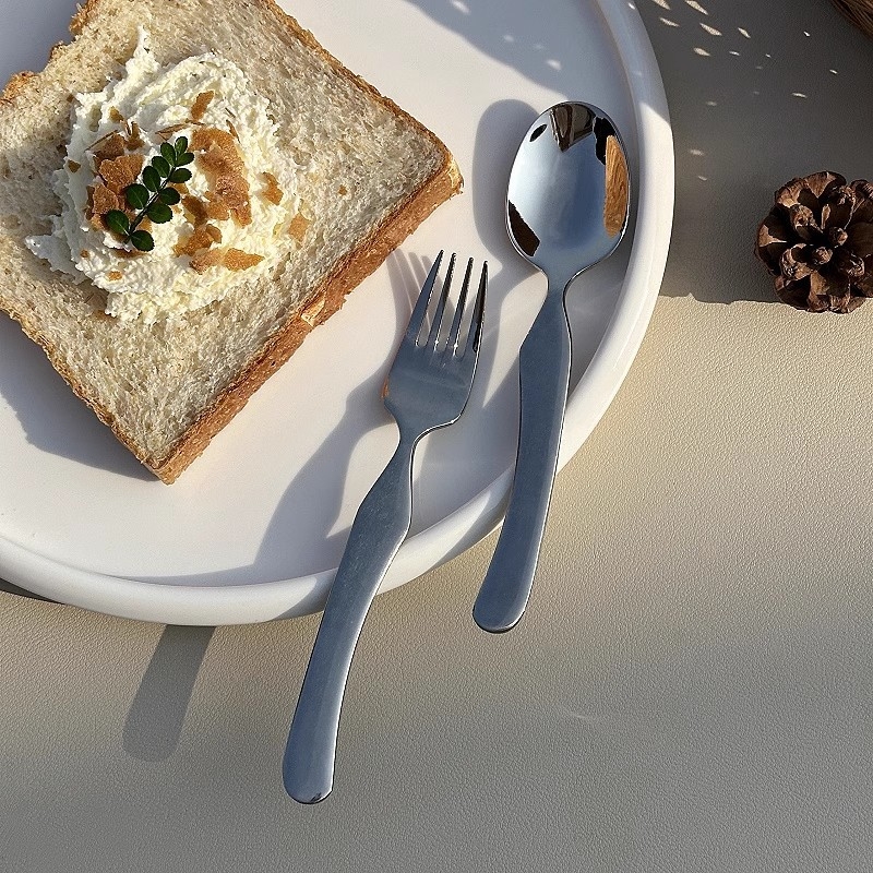 Set vilice i žlice od nehrđajućeg čelika 304, prehrambene kvalitete, moderan jednostavan stil, pogodno za jogurt, sladoled i deserte