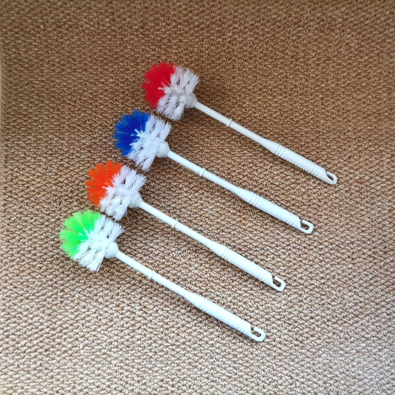 Монтирана на стената тоалетна четка, разглобяема еднократна глава, пластмасова конструкция