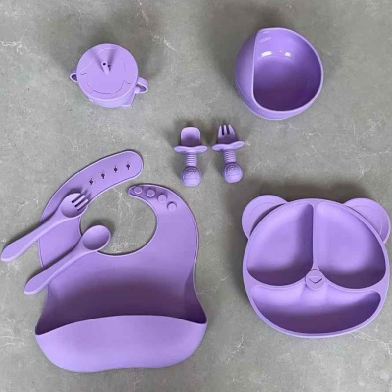 8-dijelni silikon set posuđa za bebe – tanjur za večeru i zdjelice za hranjenje, jednostavnog karikaturističkog stila, za bebe od 3 mjeseca