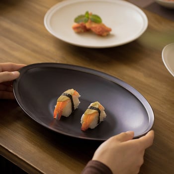 Porcelanski set zdjelica i tanjura, jedinstven uzorak, mat završna obrada, japanski stil, pod-glazura