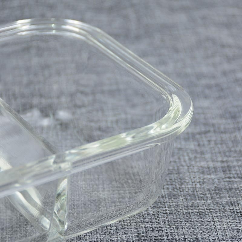 Pravougaona staklena kutija za obrok s pregradom, mikrovalna sigurna, kapacitet 800–1000 ml, poklopac, nepropusna.