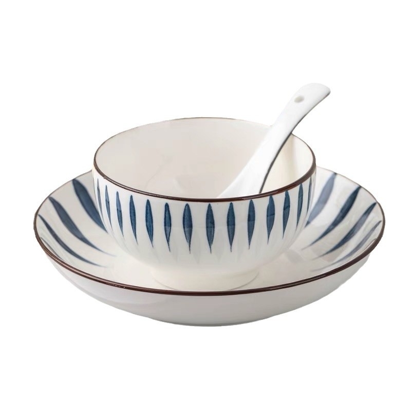 Jingdezhen porculanski komplet posuđa – zdjele i zdjele za juhu, moderan minimalistički japanski stil, cvjetni uzorak ispod glazure, prikladan za mikrovalnu pećnicu