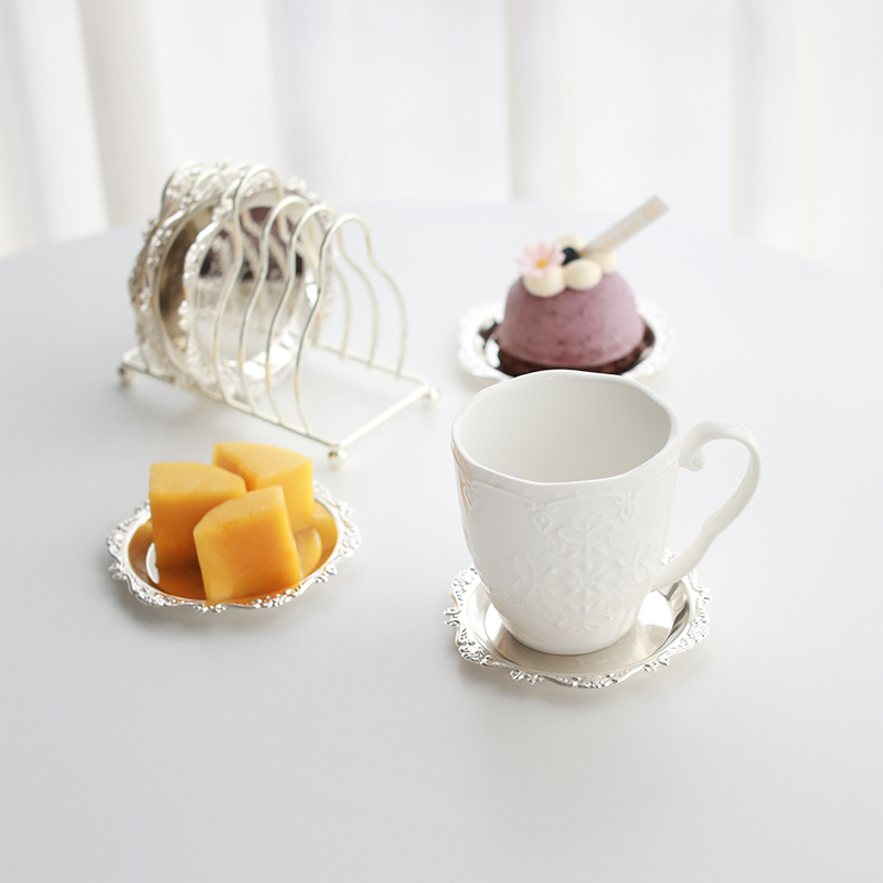 Чиния за плодове от метал със покритие, подходяща за сушени плодове и съхранение, прост стил.