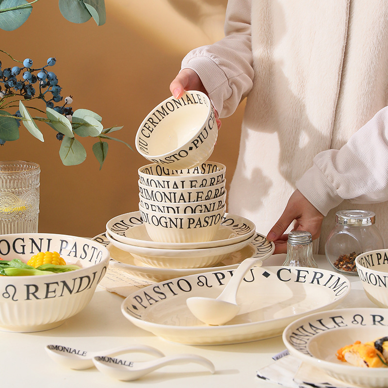 Tongfa kerámia bowls és tányérok készlet angol betűs mintával, aláglazúrozott felülettel, mikrohullámú sütőben használható