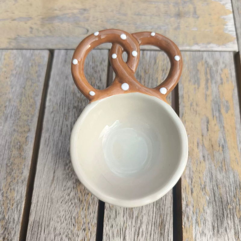 Keramička posuda za dip i kruh, nepravilan oblik, moderan minimalistički stil, različiti uzorci