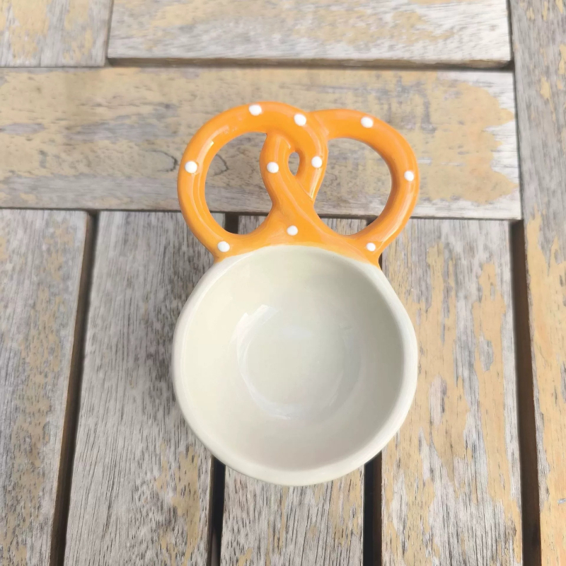 Keramička posuda za dip i kruh, nepravilan oblik, moderan minimalistički stil, različiti uzorci