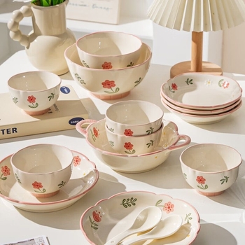 Kerámia tányérkészlet alul-glazúros virág mintával, kör alakú, mikróhullámú sütőben használható