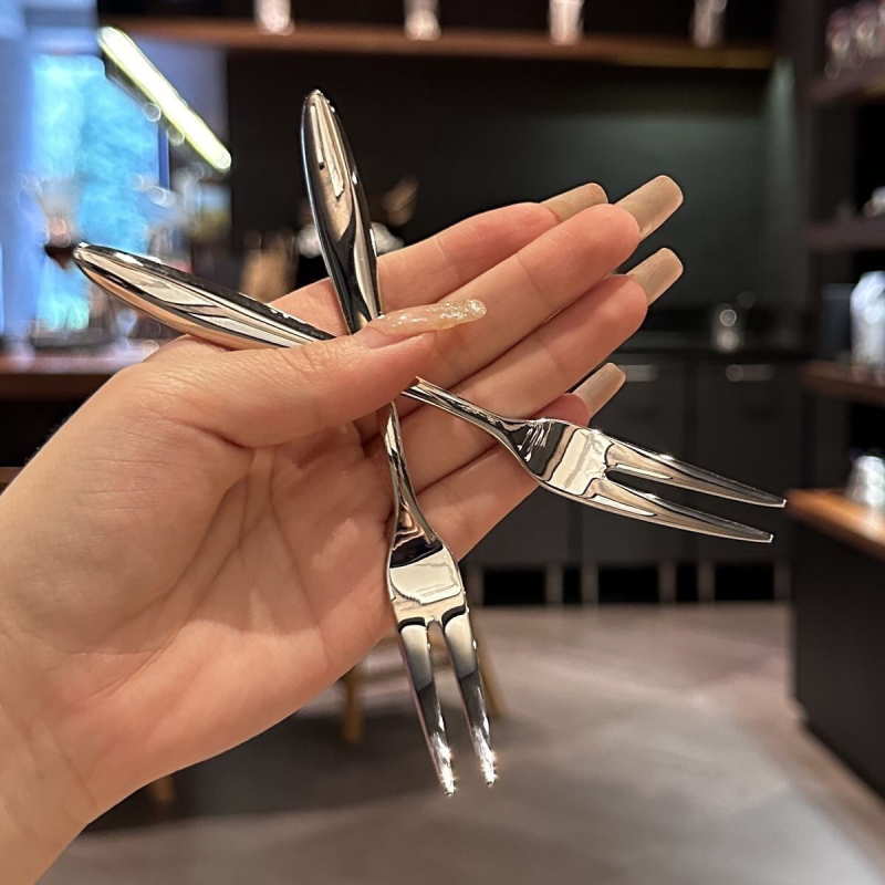 304 rozsdamentes acélból készült gyümölcs villa és gyümölcs kés készlet tároló dobozzal, gyerekeknek