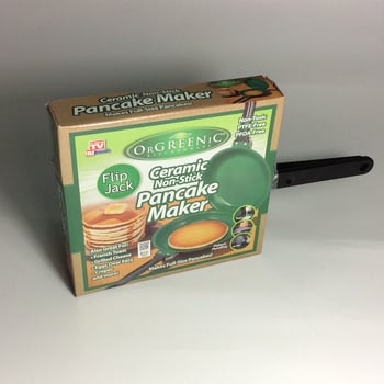 Titán‑acélból készült kétoldalas serpenyő tapadásmentes bevonattal, modell 210301, tömeg 560 g.