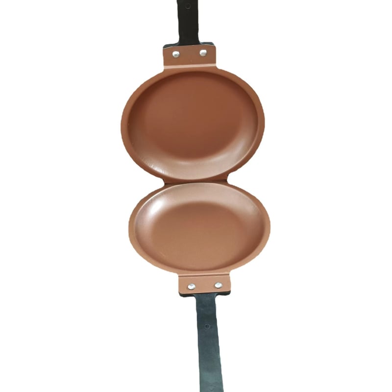 Titán‑acélból készült kétoldalas serpenyő tapadásmentes bevonattal, modell 210301, tömeg 560 g.